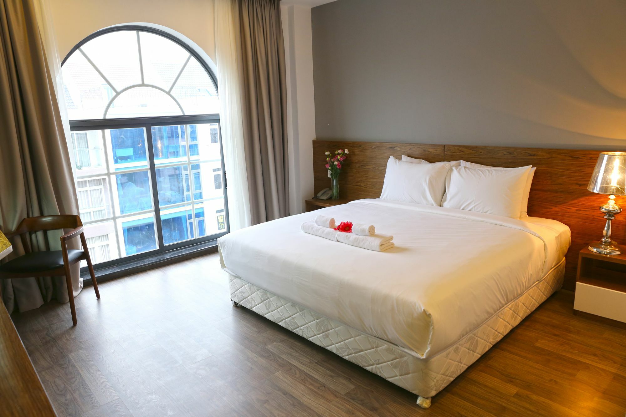 Bizu Royal Hotel Хошимин Экстерьер фото