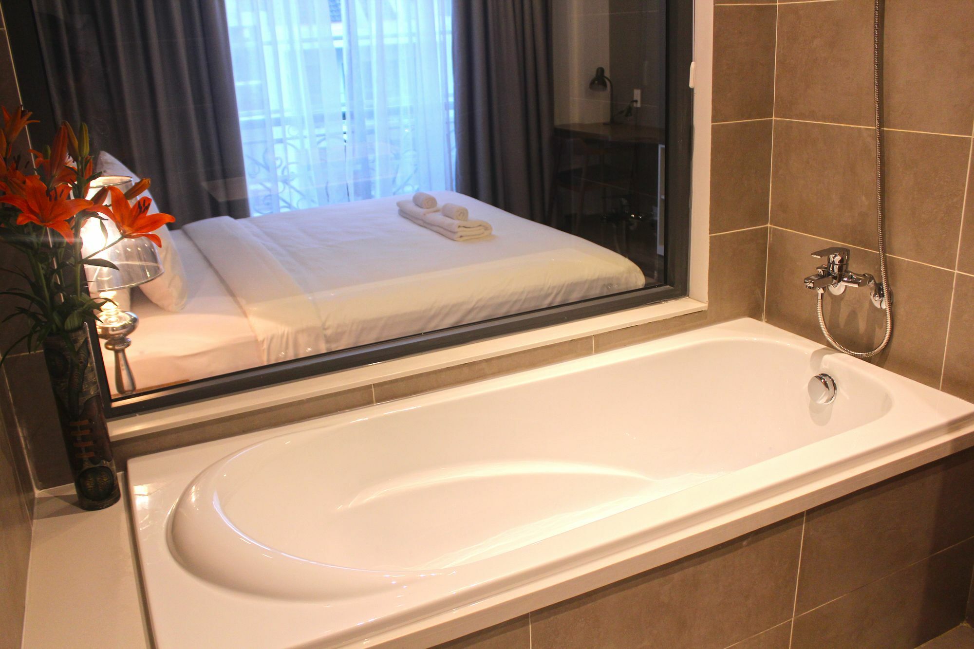 Bizu Royal Hotel Хошимин Экстерьер фото